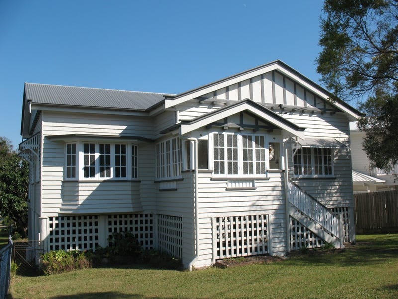 4 Barton Parade, Balmoral, QLD 4171