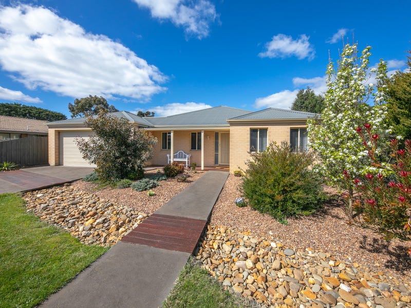 3 Acacia Court, Romsey, Vic 3434 - Property Details