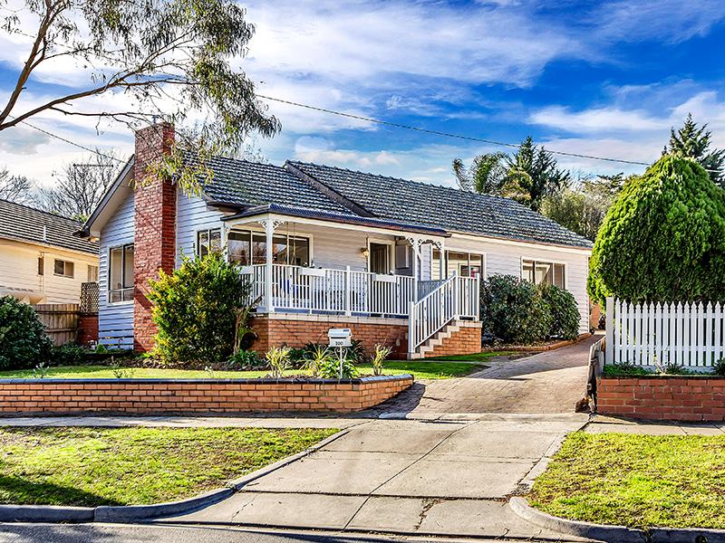 100 Winifred Street, Oak Park, VIC 3046