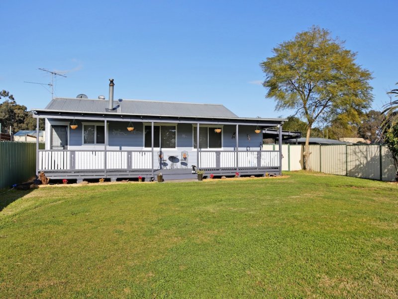 4 Carra Avenue, Douglas Park, NSW 2569