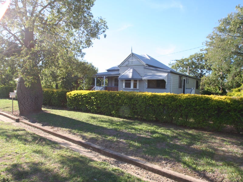 12 Pinnacle Street, Springsure, Qld 4722 Property Details