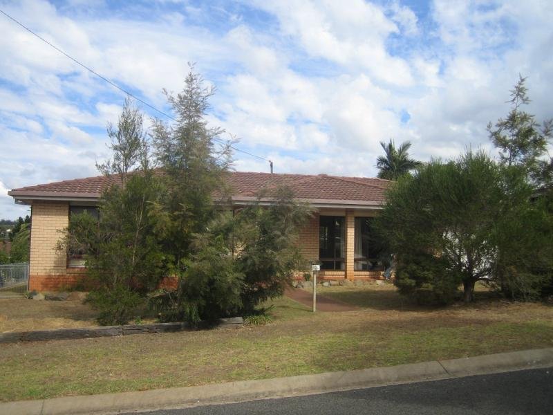 10 Nellie Street, Centenary Heights, QLD 4350 10 Nellie Street, Centenary Heights, QLD 4350