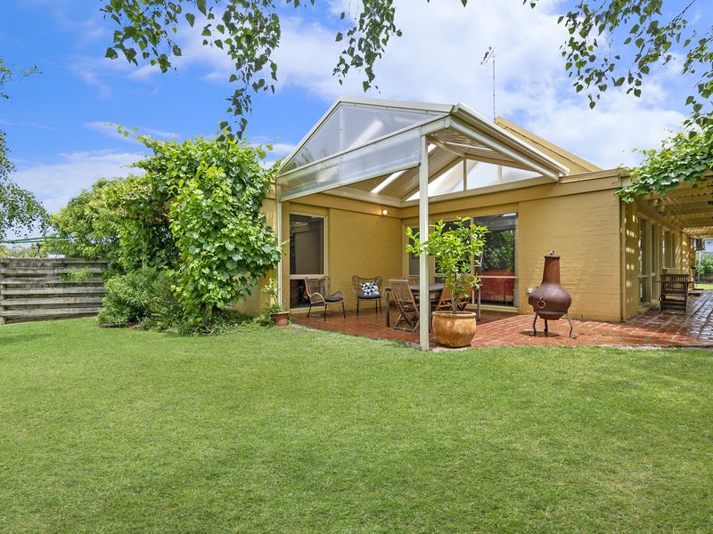 82 Ardlie Street, Warrnambool, Vic 3280 Property Details