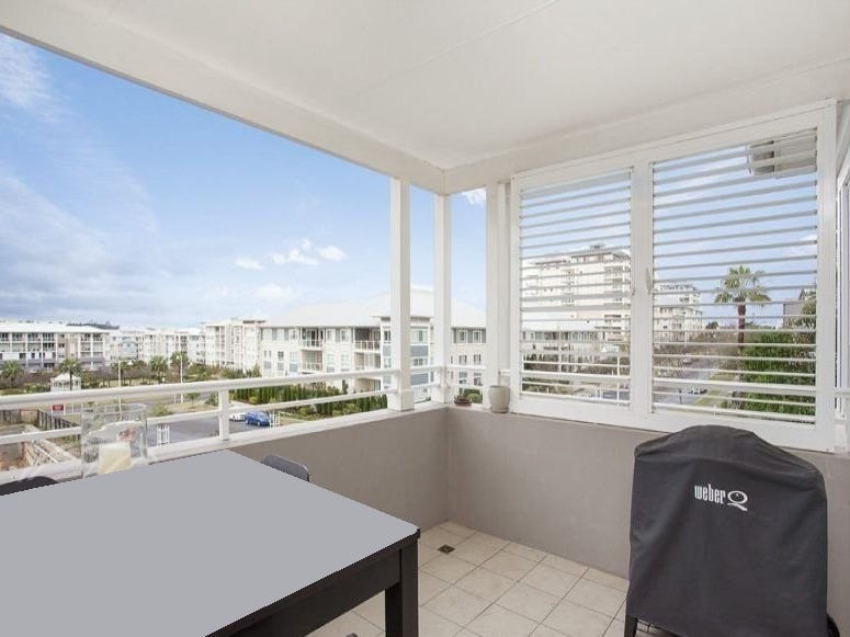 31/3 Magnolia Drive, Breakfast Point, NSW 2137