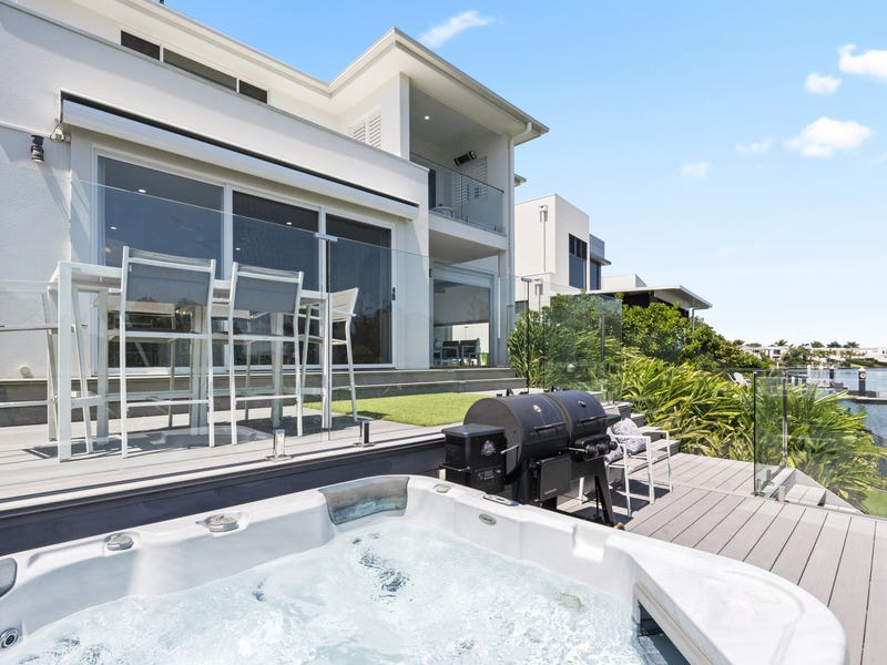 7602 Fairway Boulevard