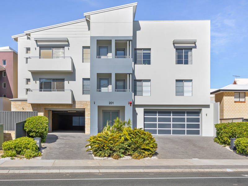 4/201 Anchorage Drive