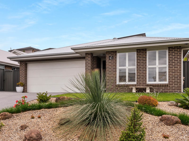 63 Elizabeth Circuit