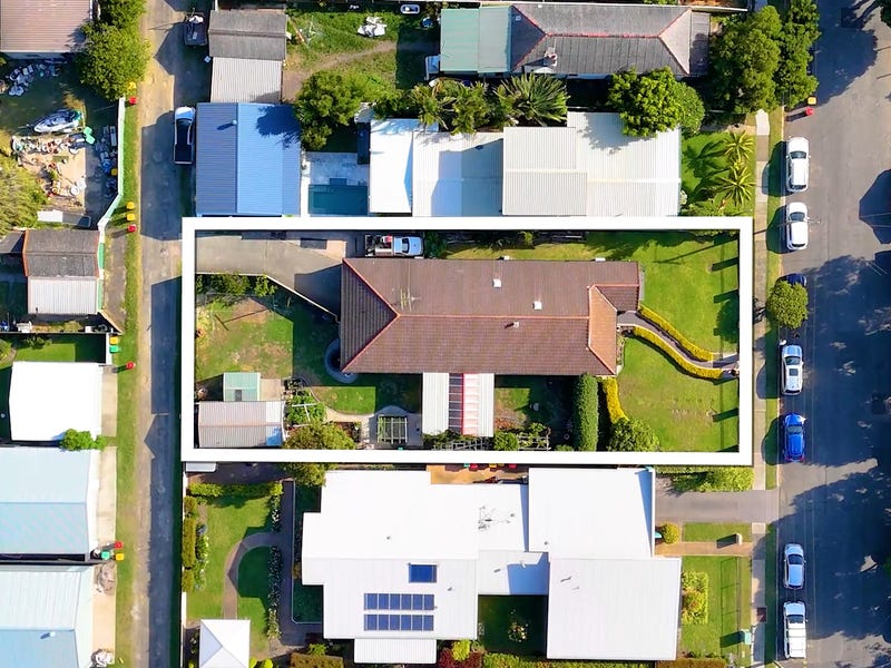 134-136 Douglas Street