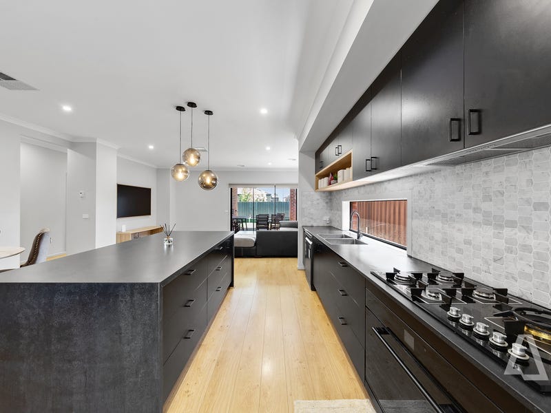 104 Atherstone Boulevard