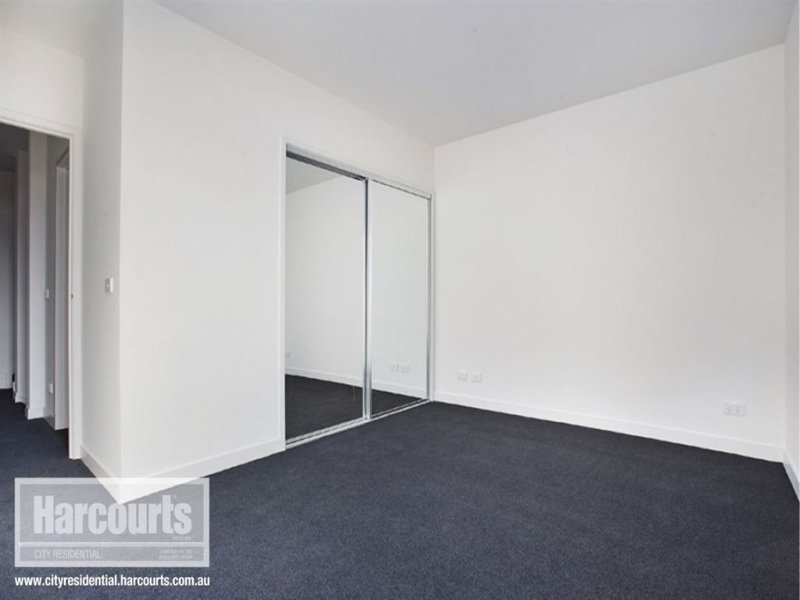 10 Greenham Place, Footscray Sold by Harcourts Melbourne City - image 6