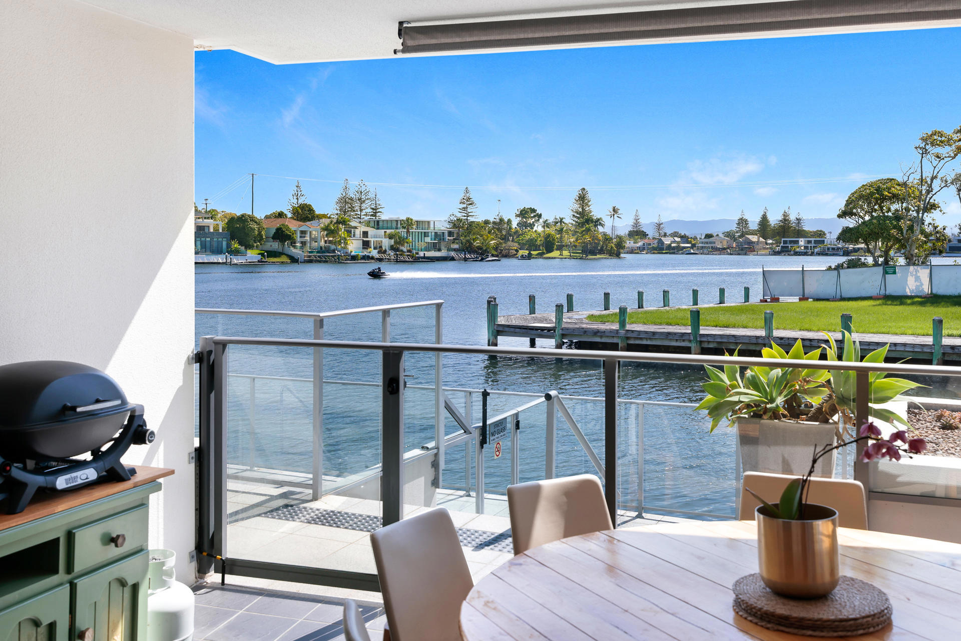105/30-32 Paradise Island, Surfers Paradise, Qld 4217 - Apartment 