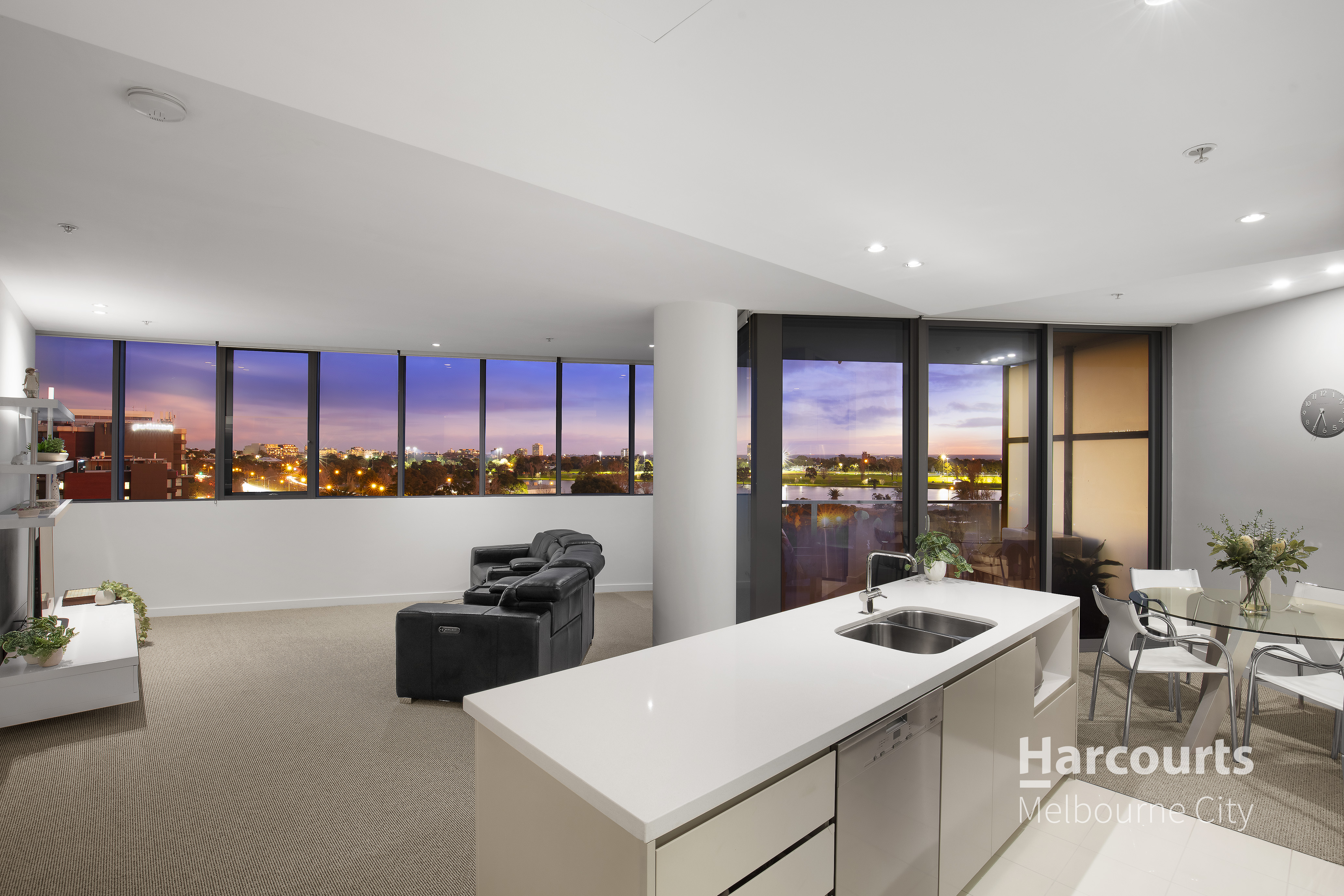 612/55 Queens Road, Melbourne Sold by Harcourts Melbourne City - image 4