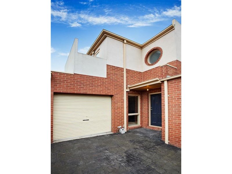 4/3 Lake Grove, Coburg Sold by Harcourts Melbourne City - image 2