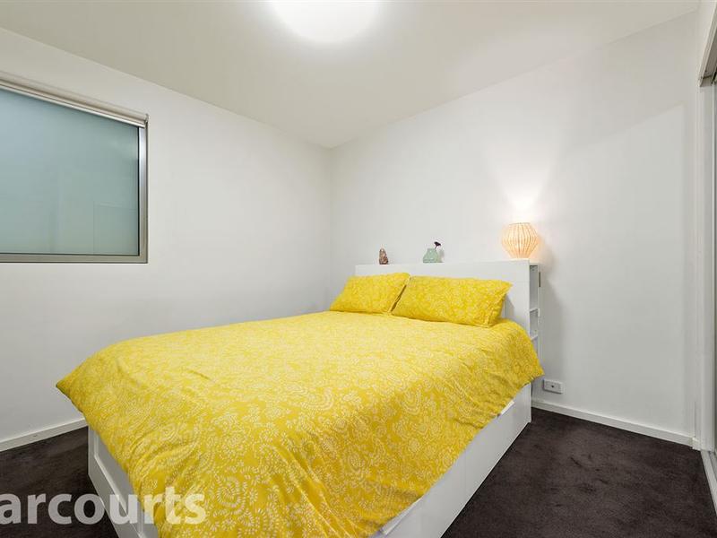 West Melbourne Sold by Harcourts Melbourne City - image 5