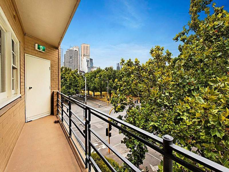 11/161 Wellington Parade South, East Melbourne Sold by Harcourts Melbourne City - image 5