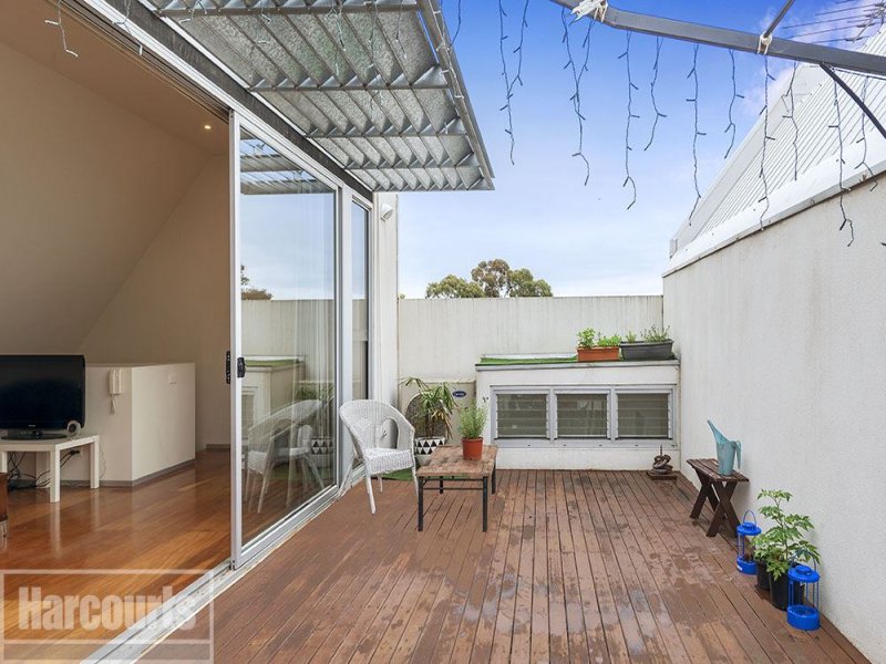 8 Mark Street, North Melbourne Sold by Harcourts Melbourne City - image 4