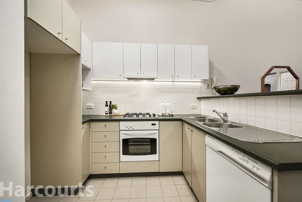 19/562 Little Bourke Street, Melbourne Sold by Harcourts Melbourne City - image 3