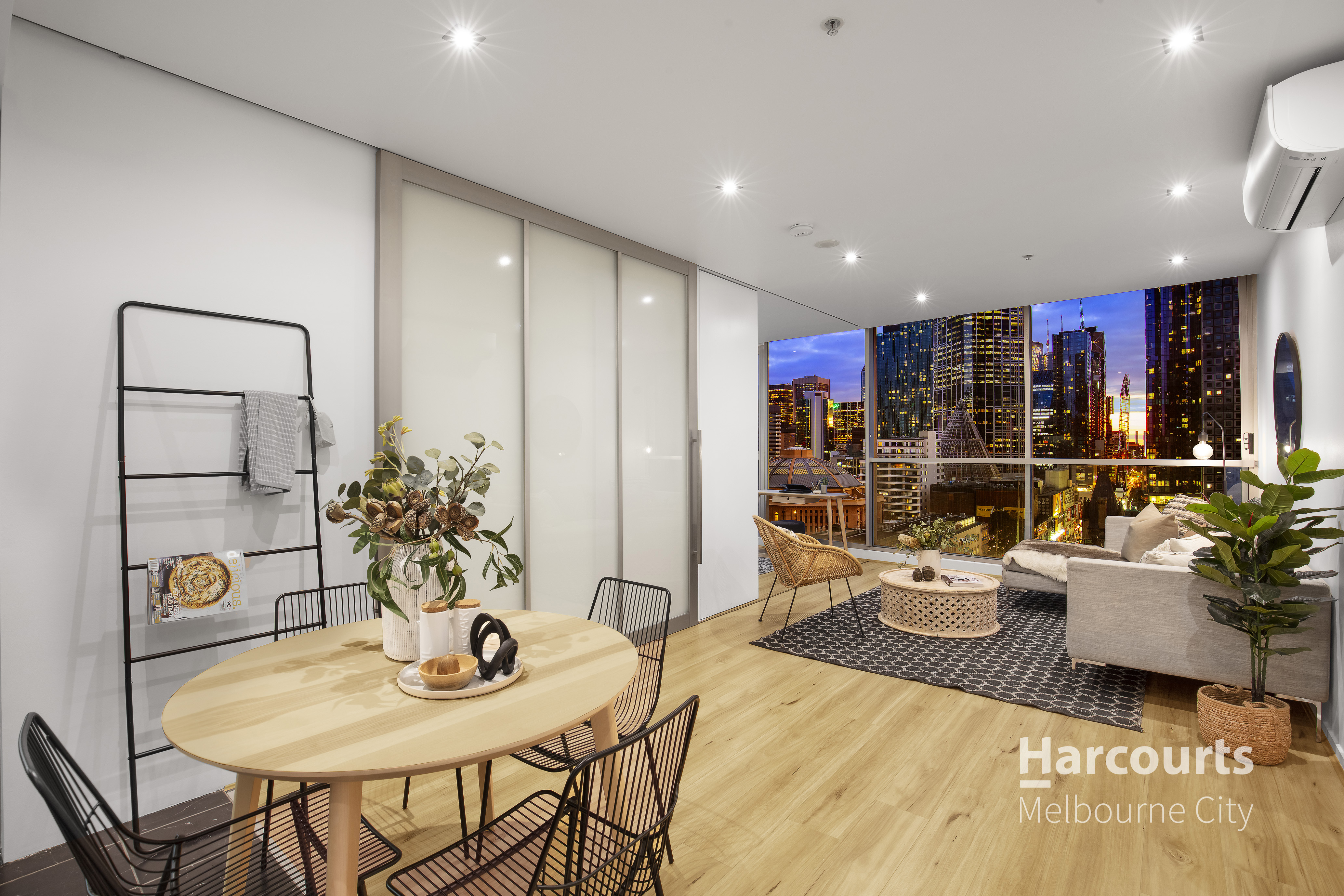 1008/68 La Trobe Street, Melbourne Sold by Harcourts Melbourne City - image 3