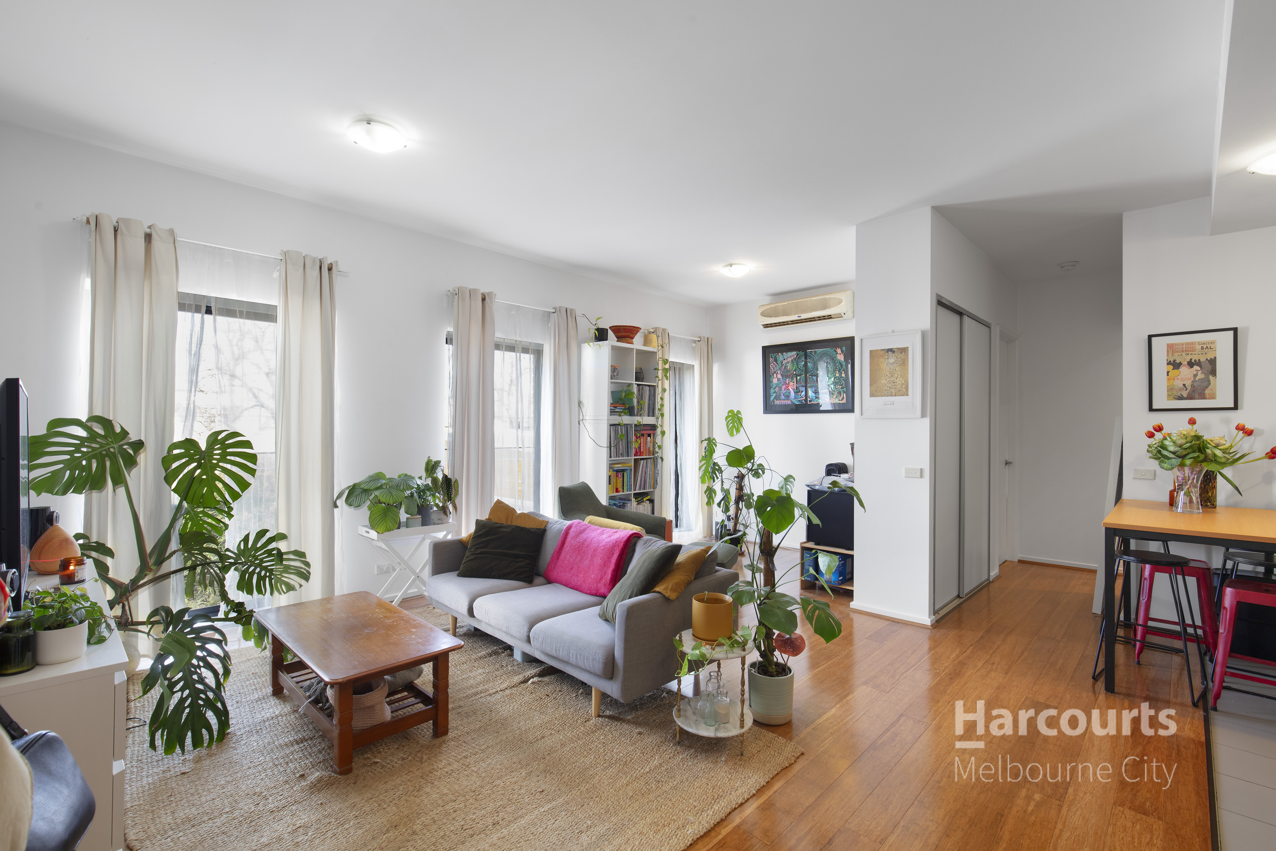 223/3 Hoddle Street, Collingwood Sold by Harcourts Melbourne City - image 2