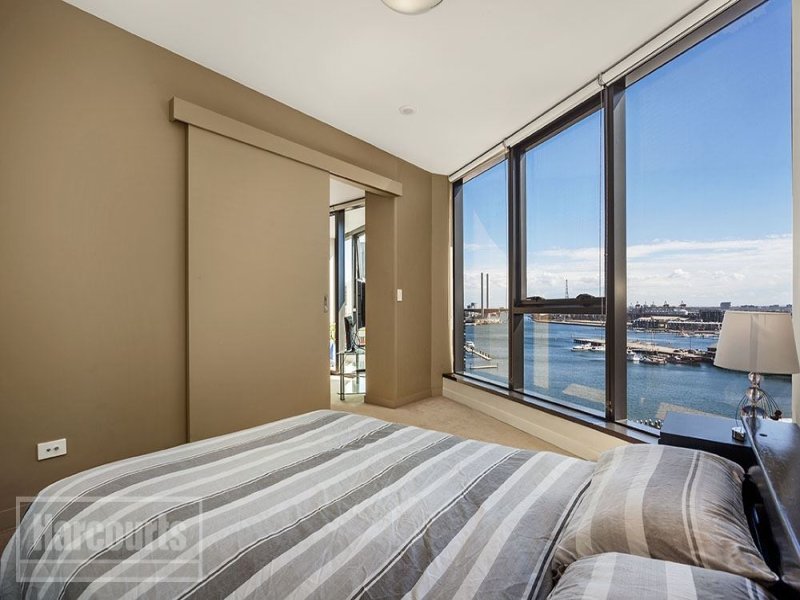 1211/100 Harbour Esplanade, Docklands Sold by Harcourts Melbourne City - image 2