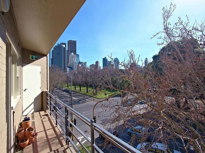 11/161 Wellington Parade South, East Melbourne Sold by Harcourts Melbourne City - image 6