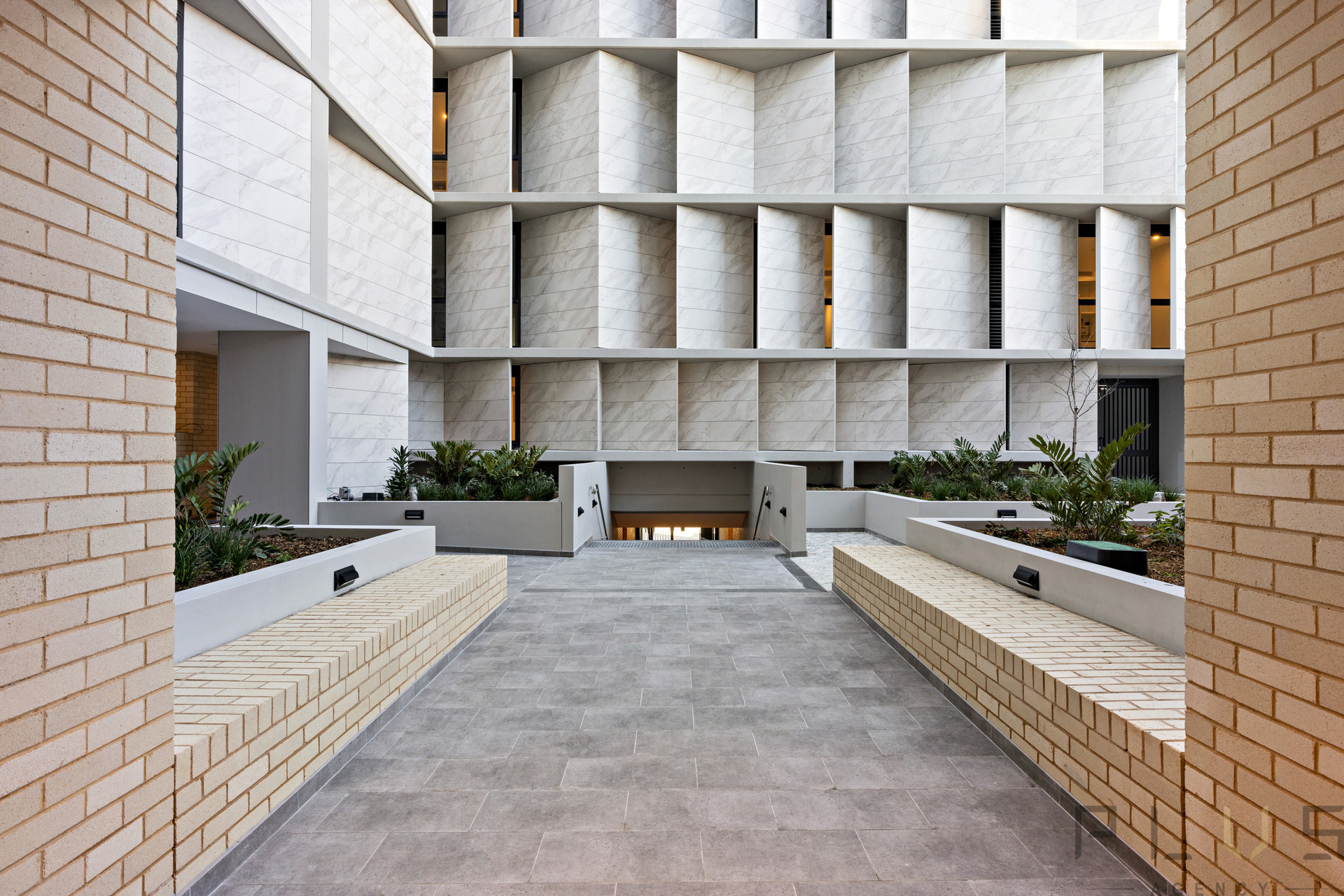 Village Lane 建筑入口实景