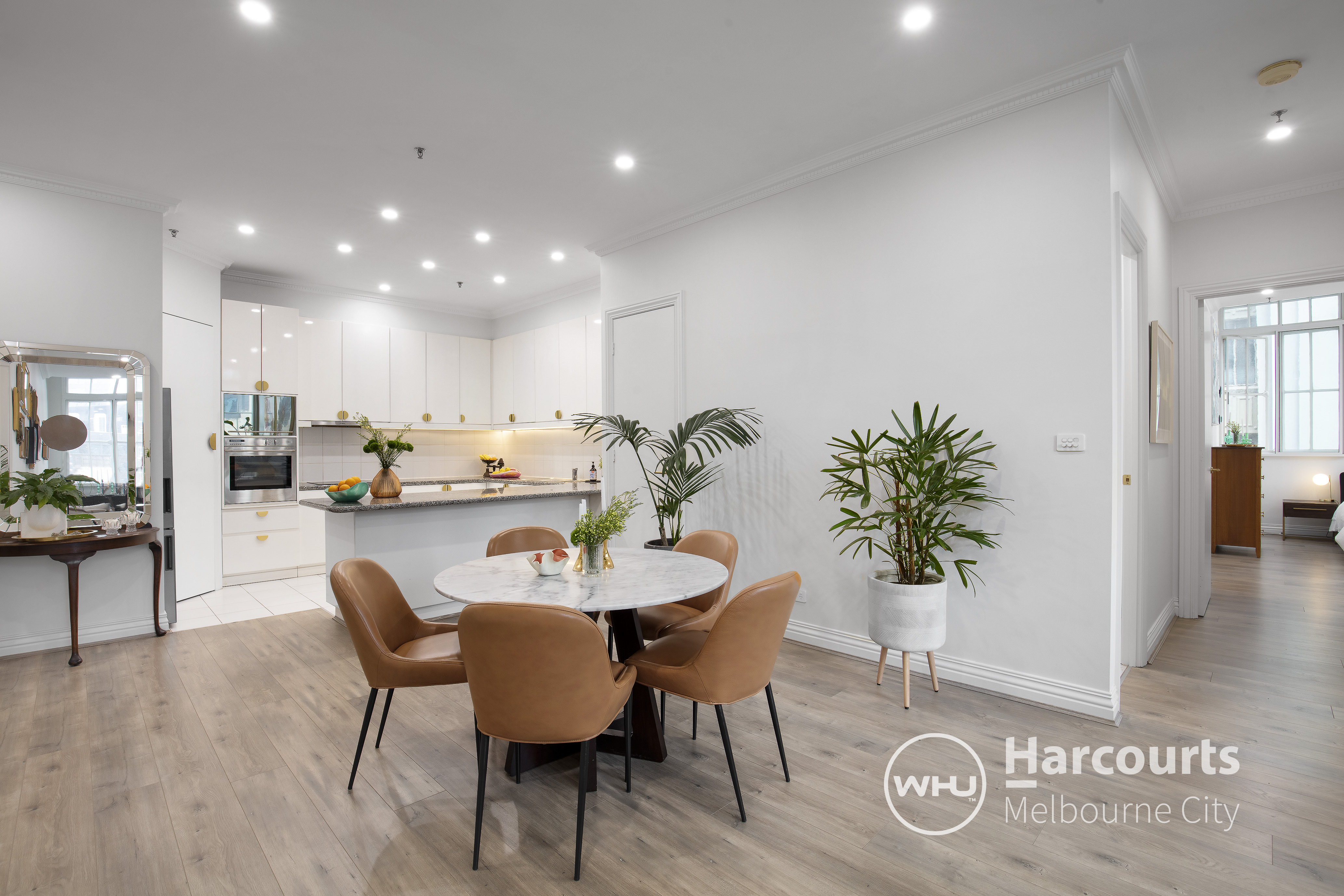 7B/27 Russell Street, Melbourne Sold by Harcourts Melbourne City - image 4