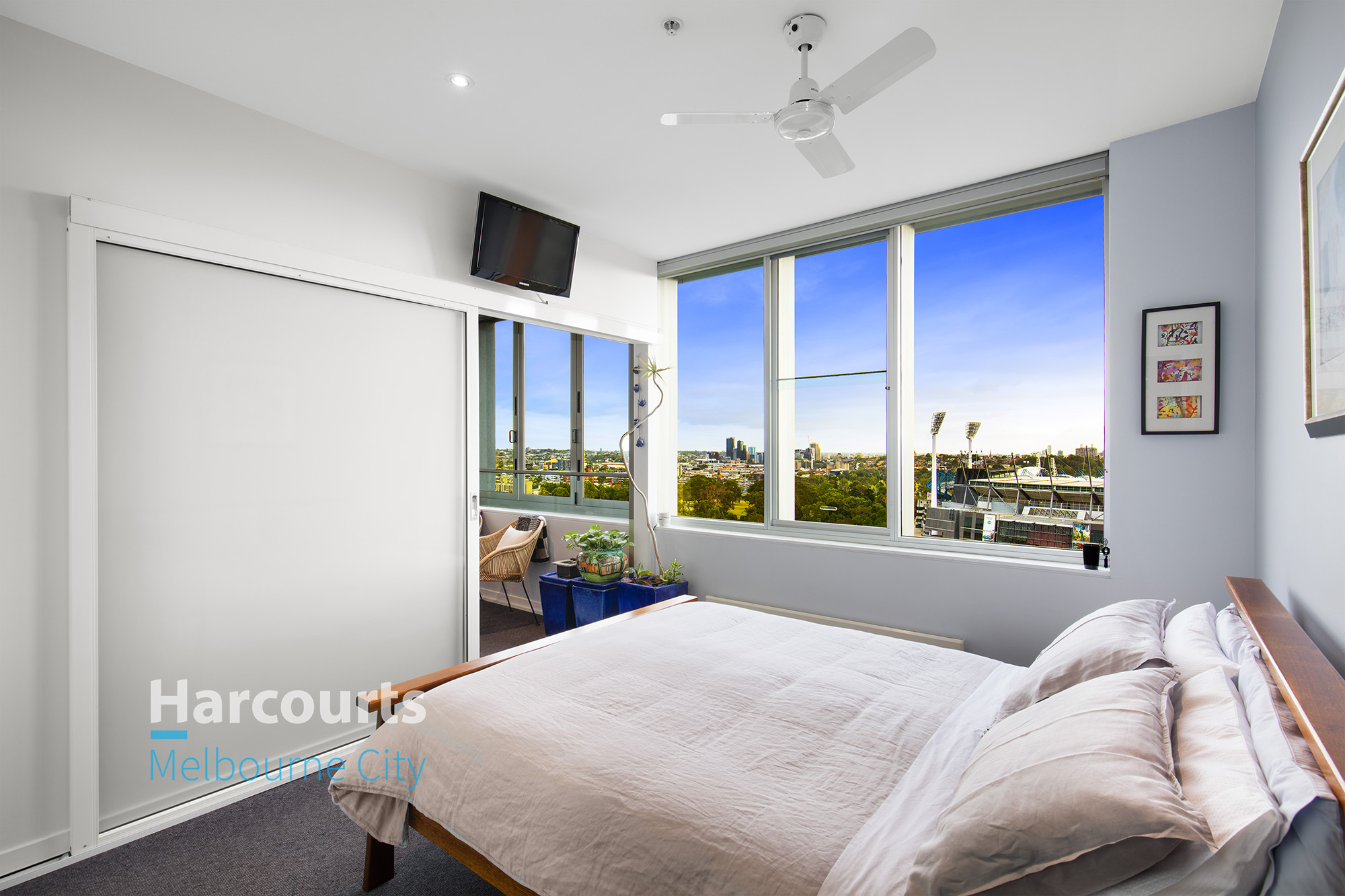 1104/166 Wellington Parade, East Melbourne Sold by Harcourts Melbourne City - image 4