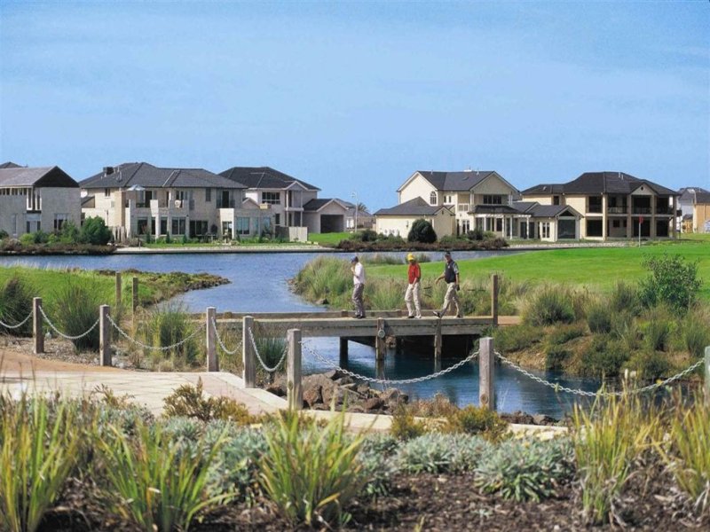 98 Beachview Parade, Lot 2217 Sanctuary Lakes, Point Cook Sold by Harcourts Melbourne City - image 5