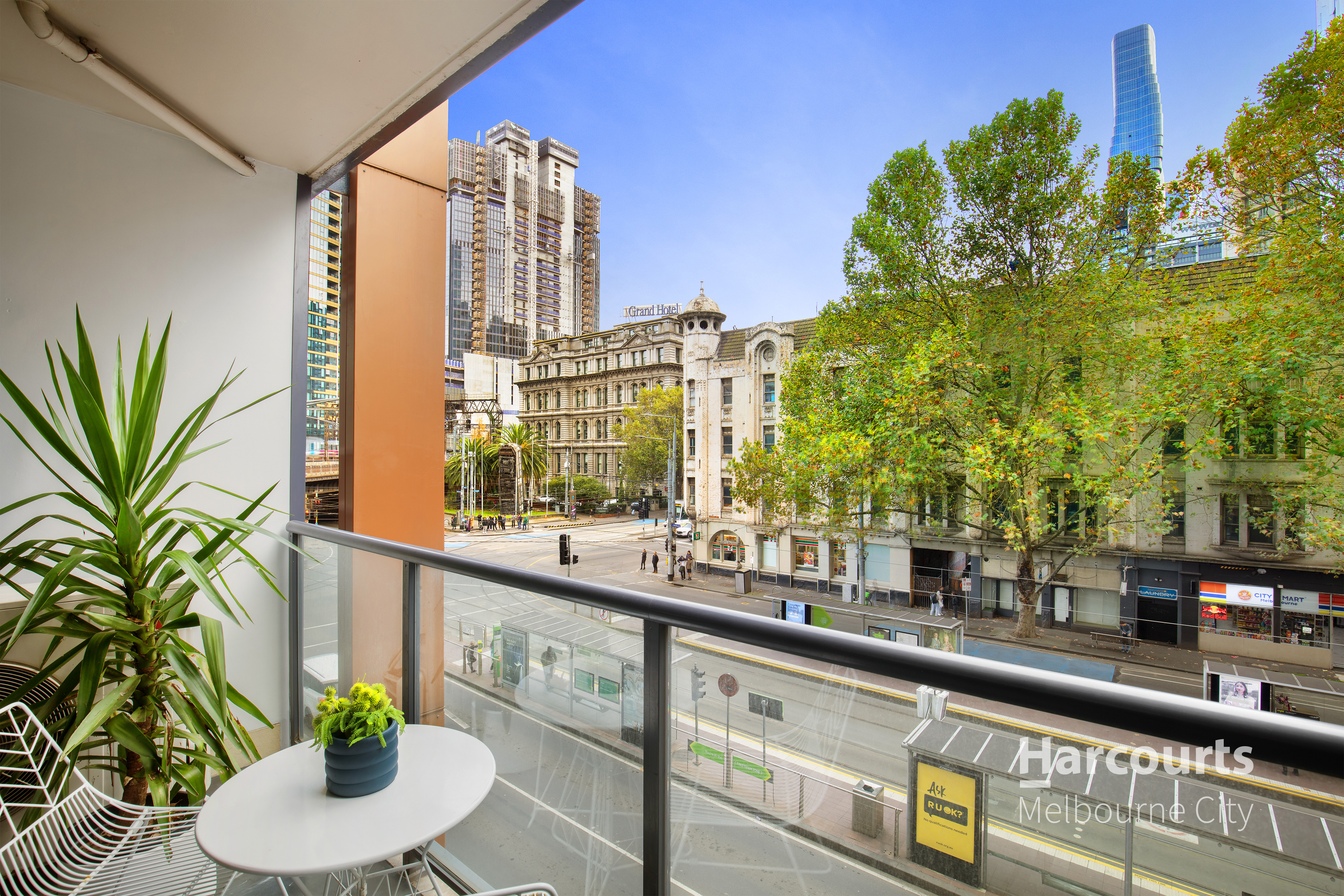 205/565 Flinders Street, Melbourne Sold by Harcourts Melbourne City - image 2